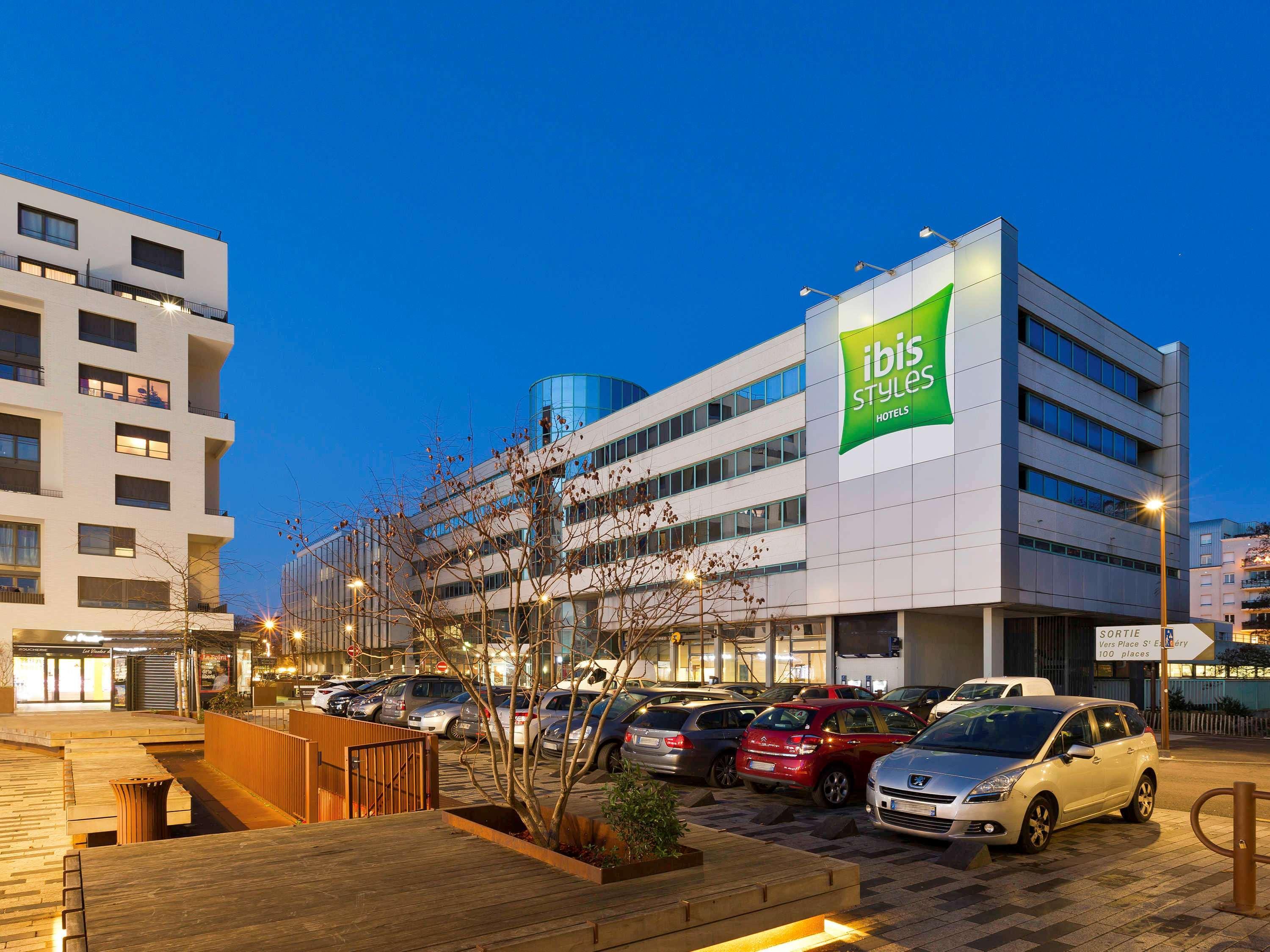 Ibis Styles Massy Opera Hotel Bagian luar foto