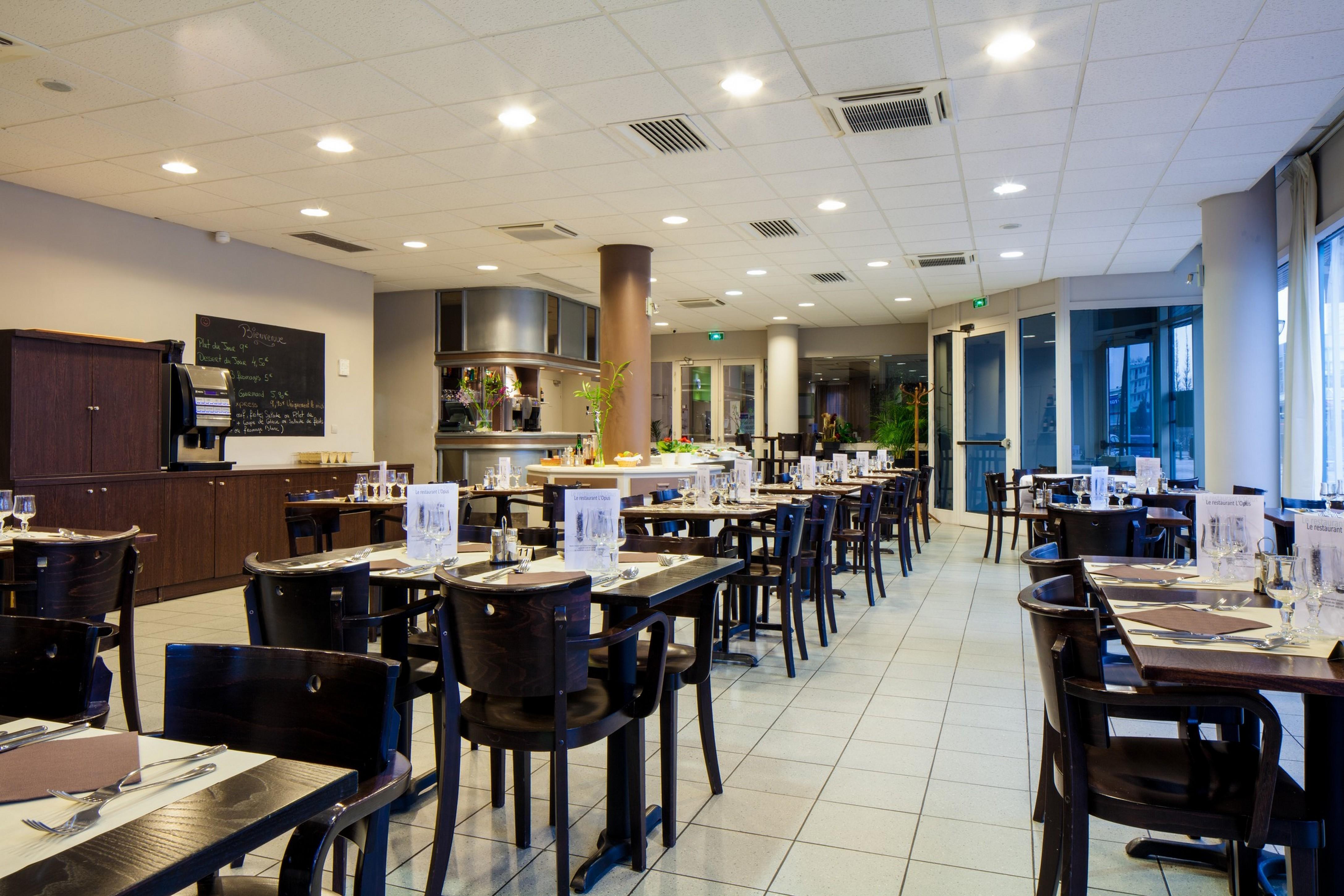 Ibis Styles Massy Opera Hotel Bagian luar foto