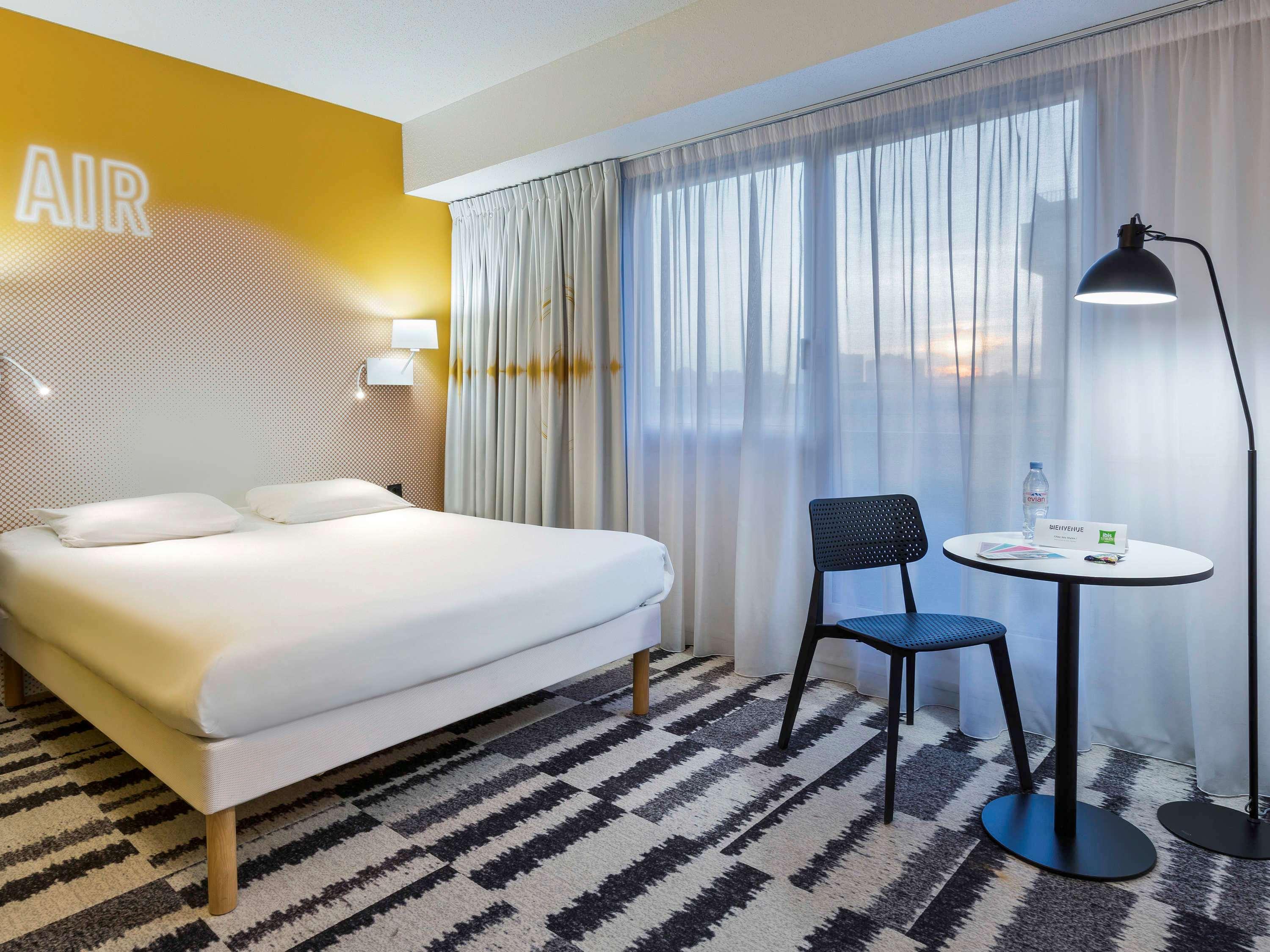Ibis Styles Massy Opera Hotel Bagian luar foto
