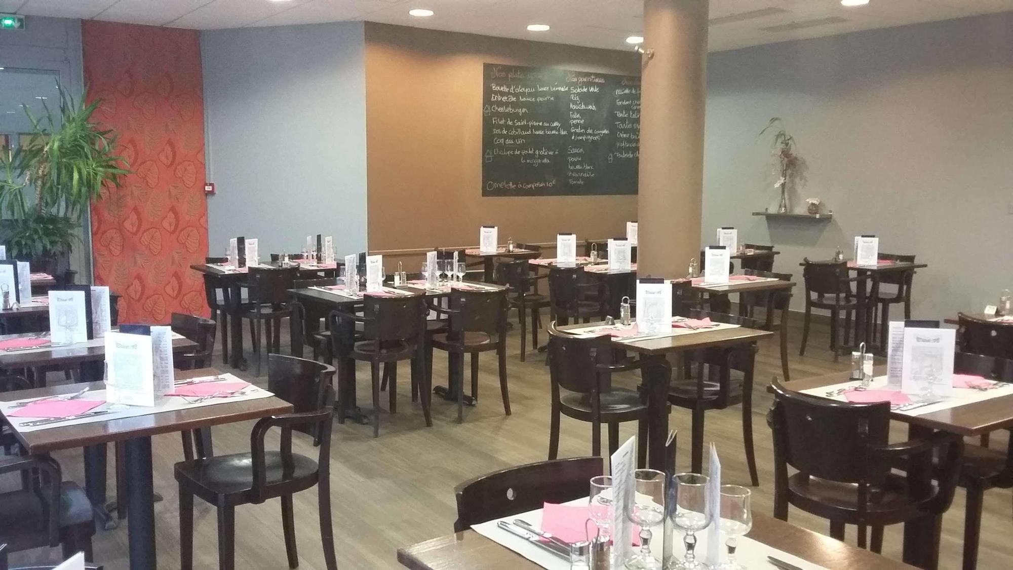Ibis Styles Massy Opera Hotel Bagian luar foto